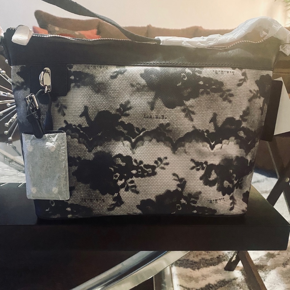 Brand new Gwen Stefani L.A.M.B Handbag